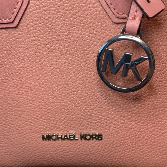 EUC - Michael Kors Mercer Extra-Small Pebbled Leather Crossbody Bag in Pink - Picture 8 of 17